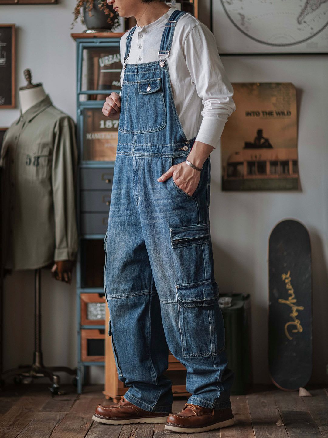Mono cargo de mezclilla para hombre